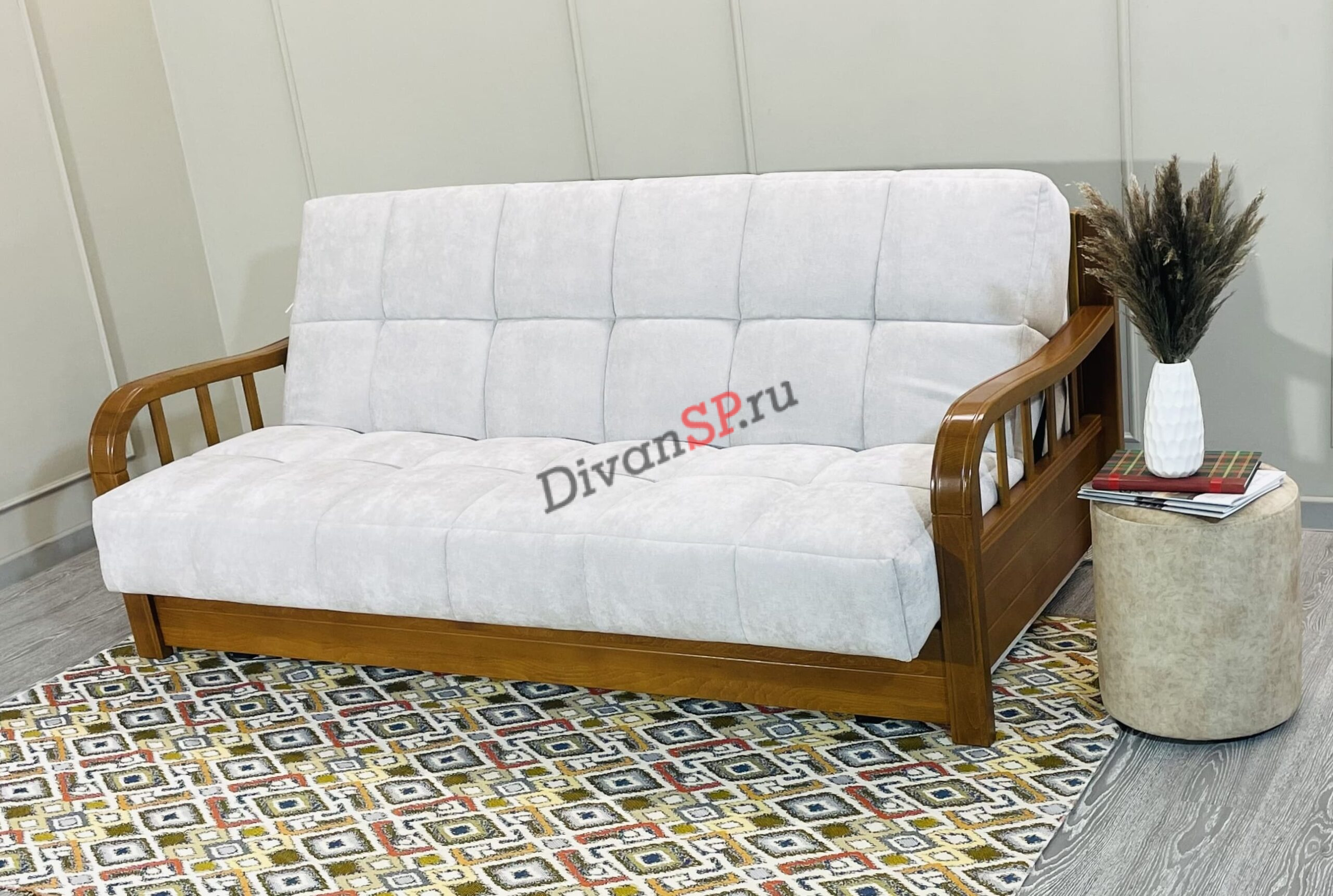 divan-- knizhka -s-derevyannym- podlokotnikom- Domino_1_2 Диван деревянный мягкий Домино