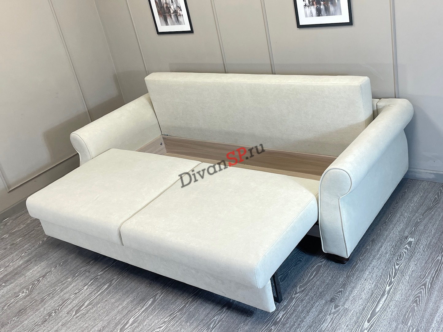 Divan-na-nozhkax-bely'j-Laczio-1-6