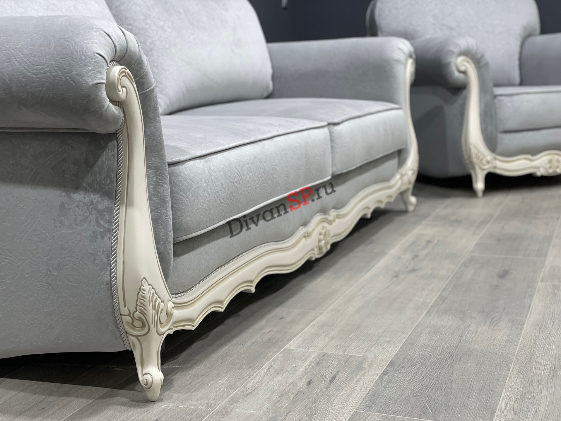 Divan-v-klassicheskom-stile-London-1-8 Диван с белым деревянным декором Лондон